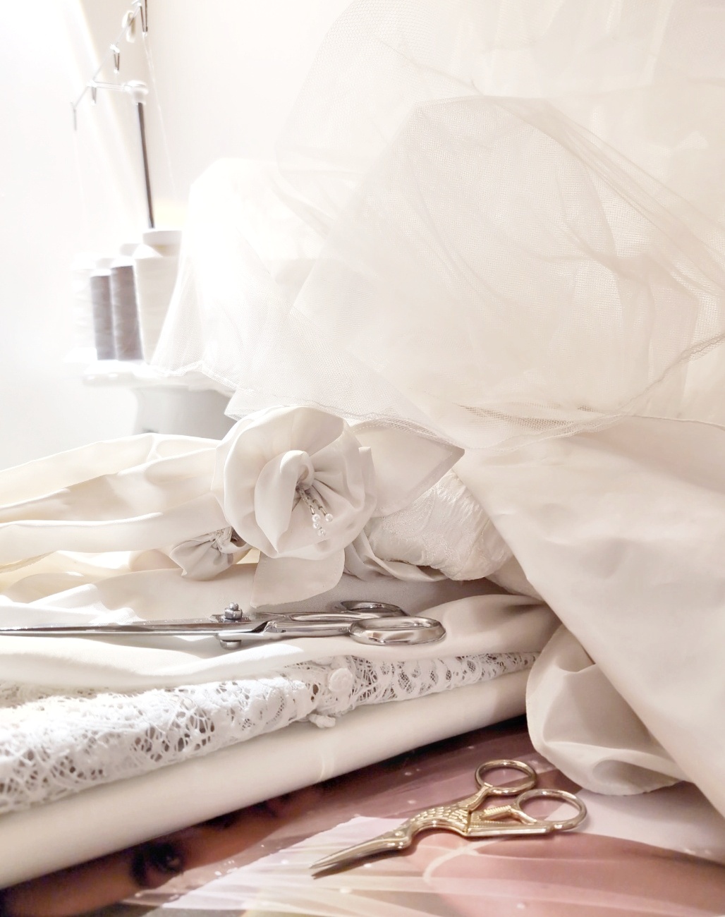 Robe de mariée élégante sur-mesure, Maison Merise, showroom à Orléans