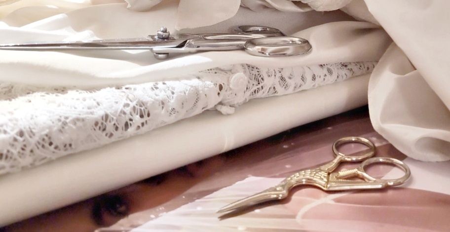 Tissu robe de mariée élégante sur-mesure, Maison Merise, showroom à Orléans